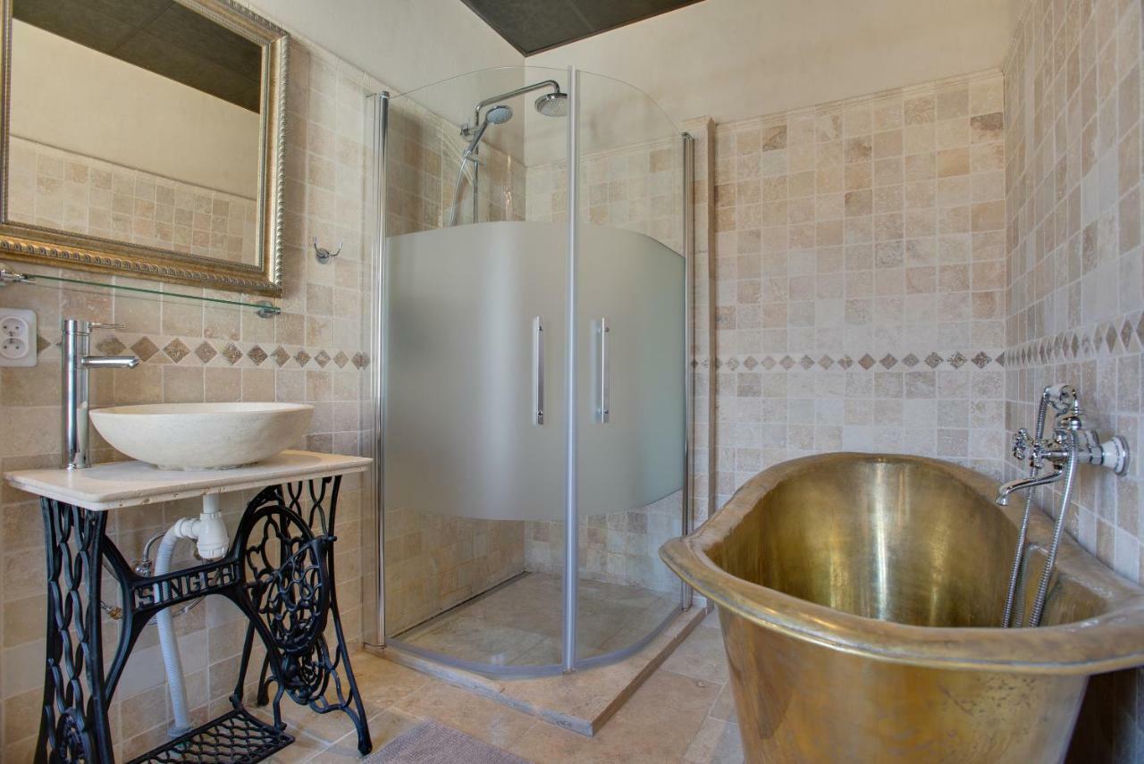 Rue Galilee Bed & Breakfast Марсилан Екстериор снимка